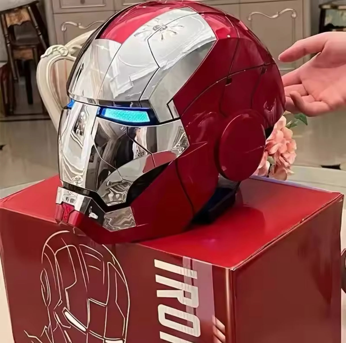 The Avengers  1/1 Iron Man Mk5 Helmet Wearable And Transformable Voice-Activated Electric Opening Closing Collection Decoration