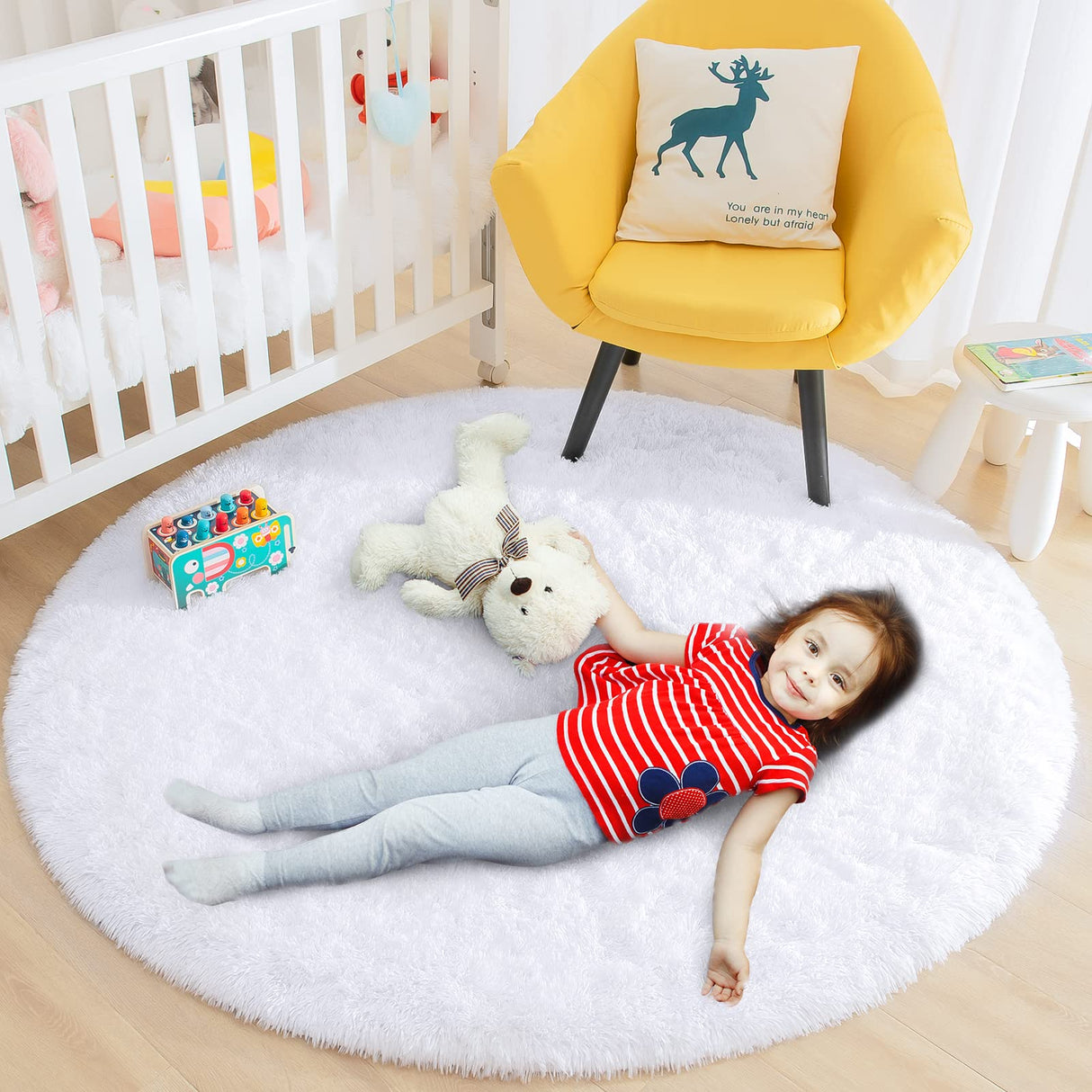 Fluffy Round Rug Carpets, Modern Shaggy Circle Rug for Kids Bedroom Extra Comfy Cute Nursery Rug Small Circular Carpet for Boys Girls Room Home Decor Area Rug, 4ft Rugs, White